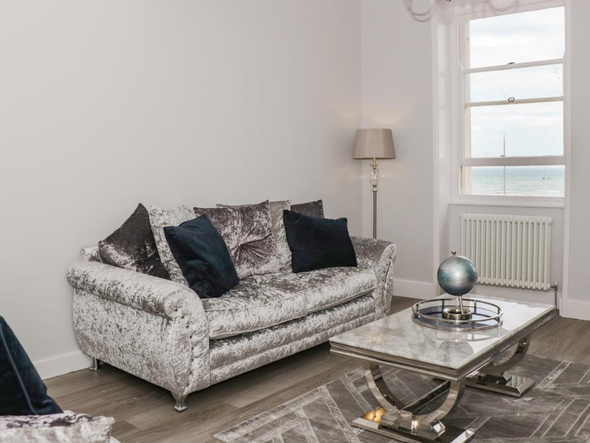 Royal Terrace View * Weymouth